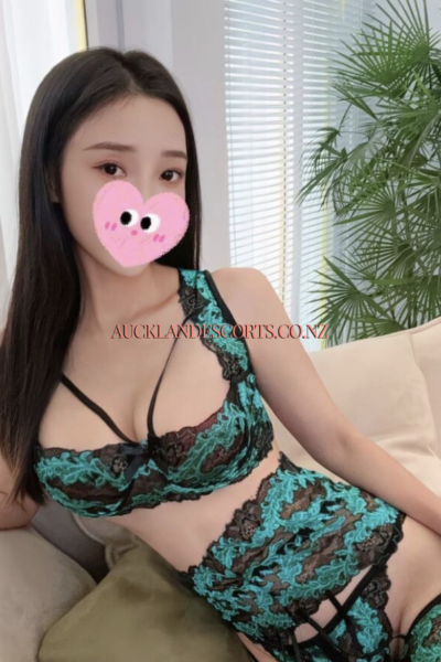 Yoyo Hamilton Escorts